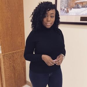 Meet your Posher, Latisha